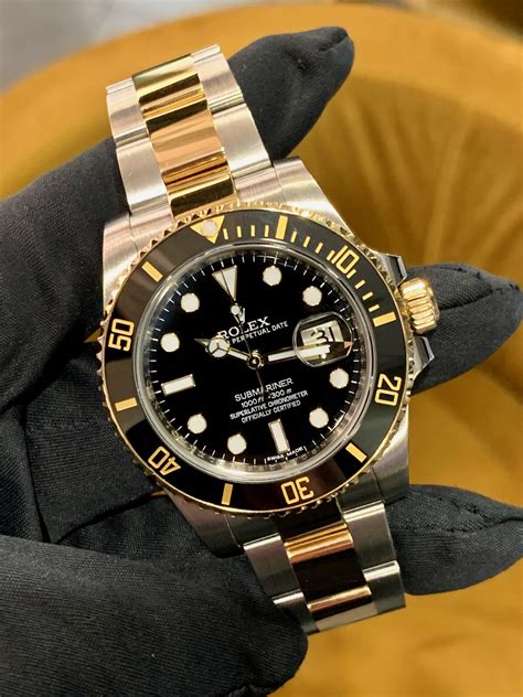 roler submariner gold wrist watch|roler gold wrist watch.